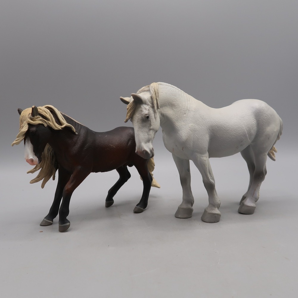Toy Horse Collect A Lot of 2 detailed 5 inch PVC